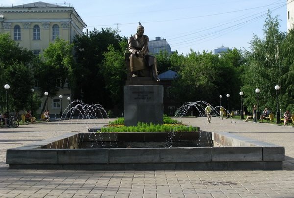 Памятник А.С. Попову в Екатеринбурге. Автор фотографии - Владислав Фальшивомонетчик