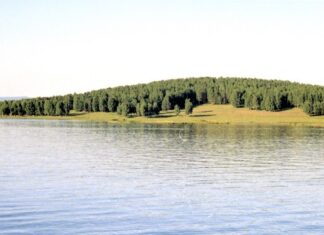 Мыс Крутики, гора и скалы Крутики на Черноисточинском водохранилище