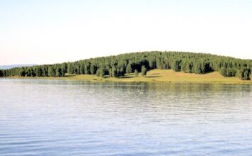 Мыс Крутики, гора и скалы Крутики на Черноисточинском водохранилище