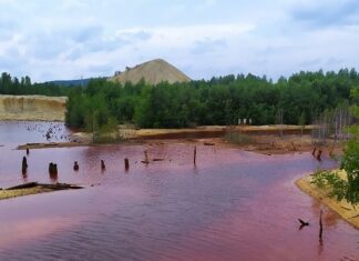 Дегтярский Марс — заброшенный колчеданный карьер — красивое, но жуткое место на Урале