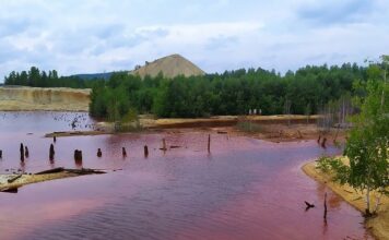 Дегтярский Марс — заброшенный колчеданный карьер — красивое, но жуткое место на Урале
