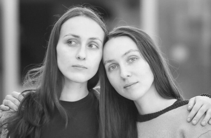 Художники-иллюстраторы и сестры-близнецы Аня и Варя Кендель: "По Уралу мы скучаем, он нас воспитал"