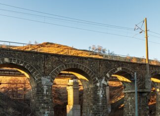 Немецкий мост — виадук в Медногорске — колоритная достопримечательность Оренбургской области