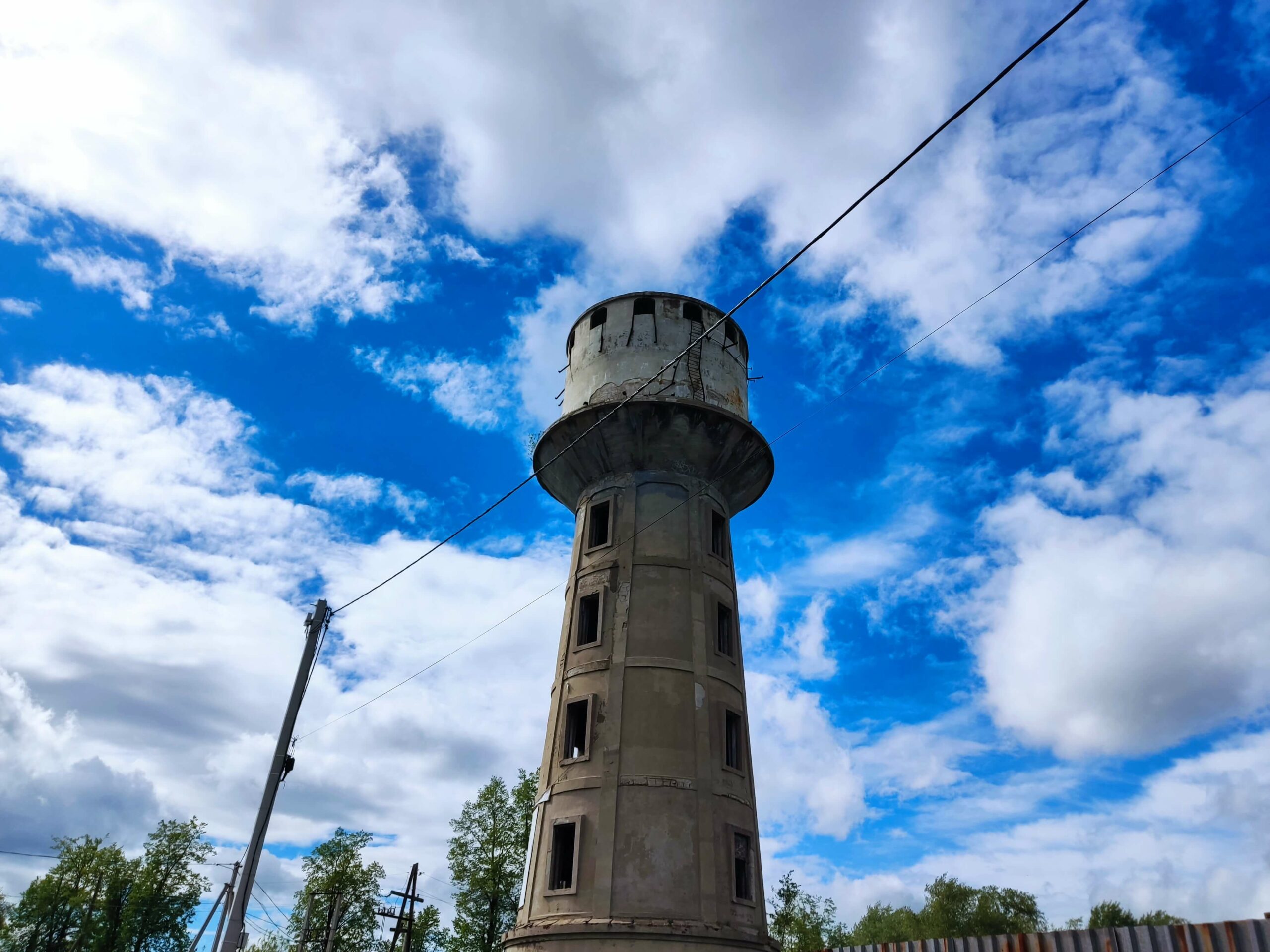 башня