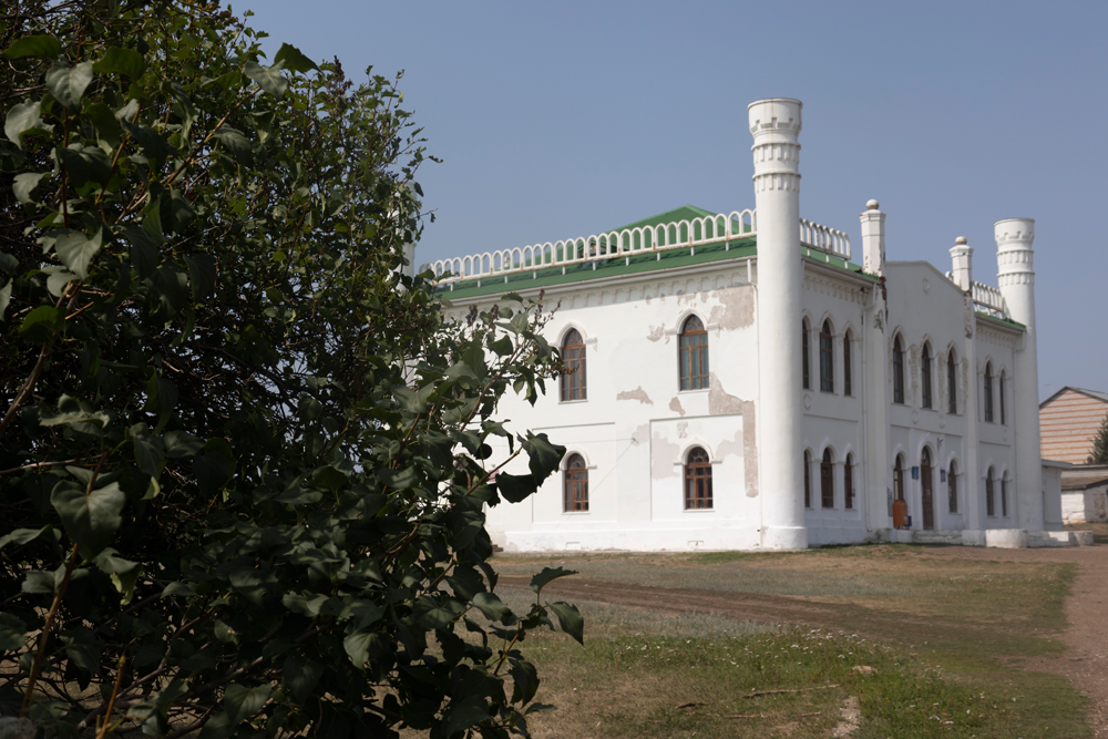 Достопримечательности Буздяка и его окрестностей: Дворец в селе Килимово