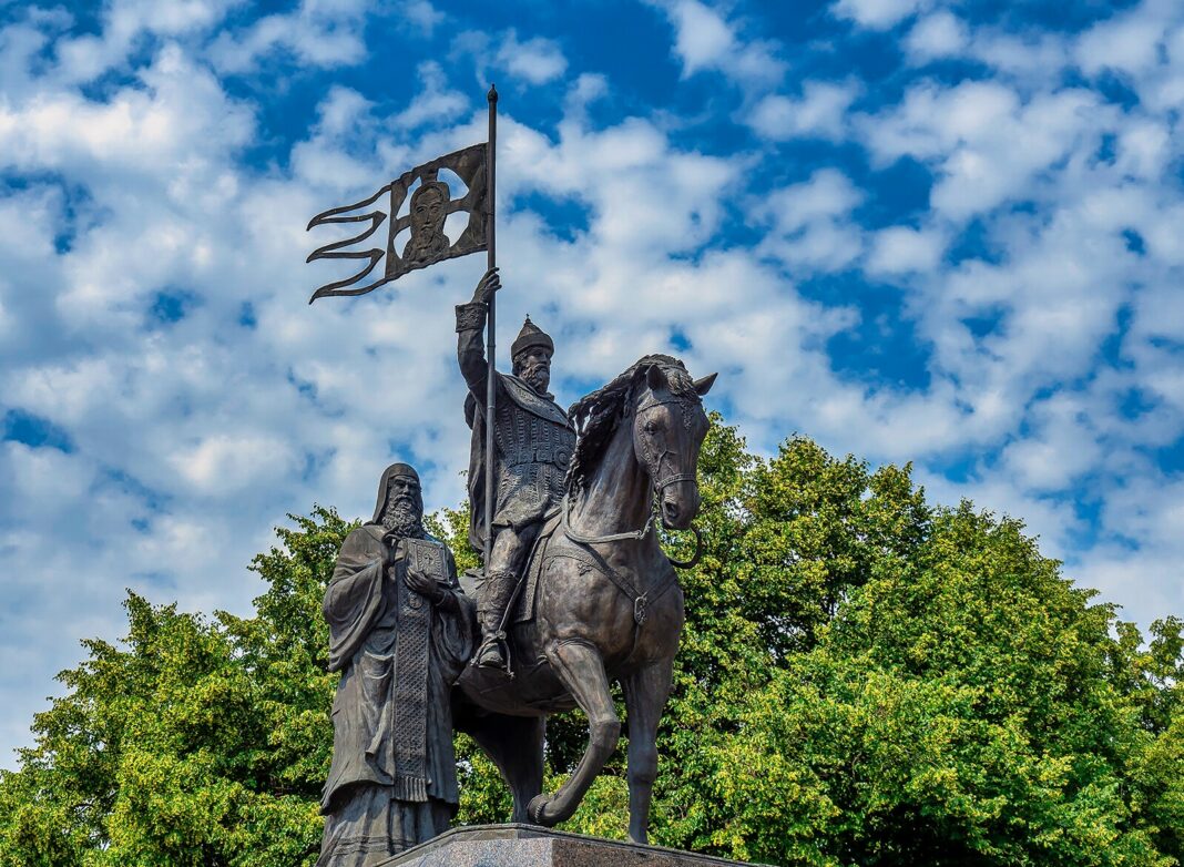 Памятник крестителям Владимирской земли
