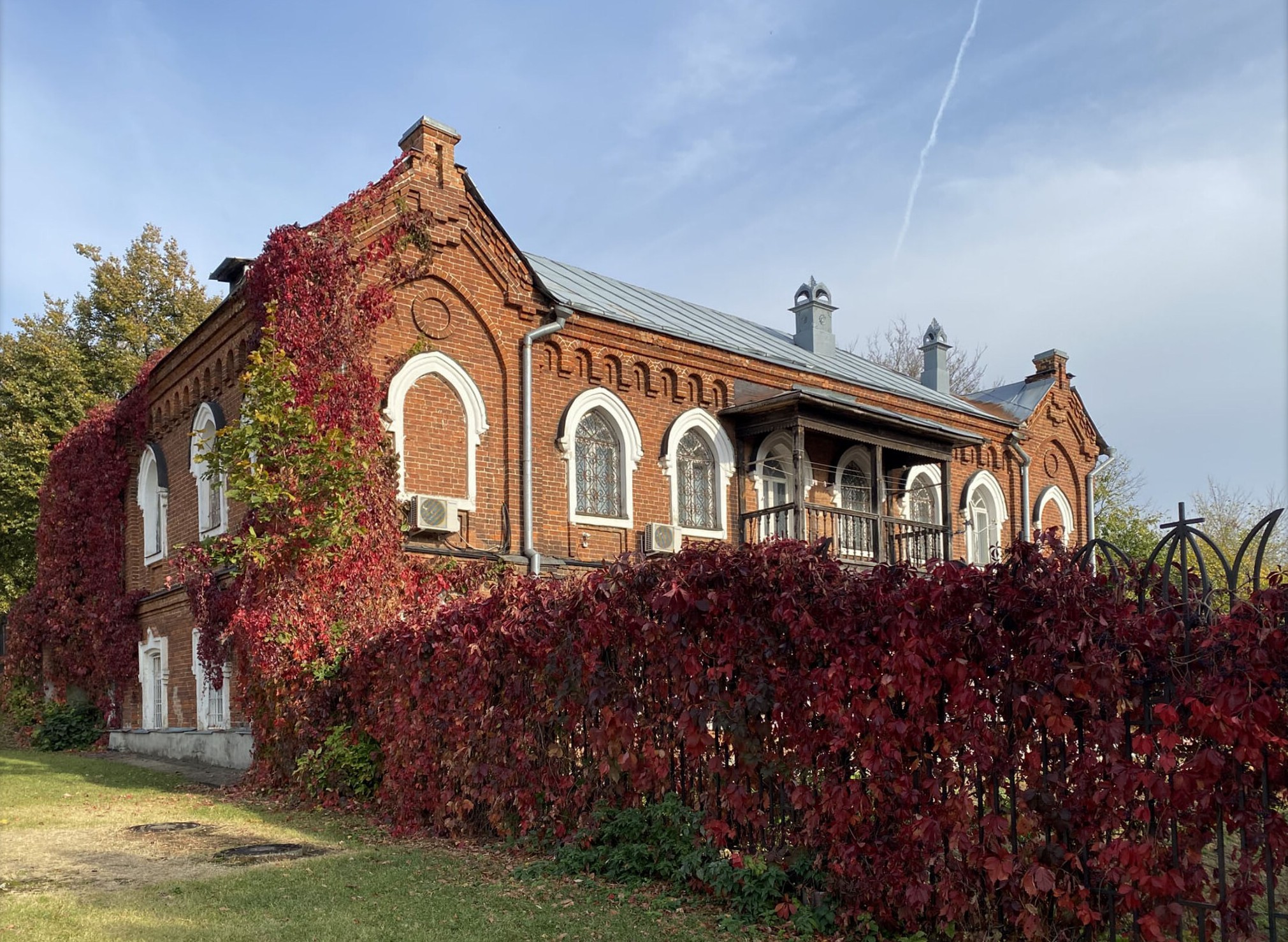 Католический храм во Владимире, дом настоятеля