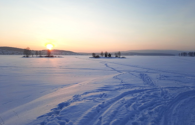 Утро в поселке Черноисточинск. 2022 г.