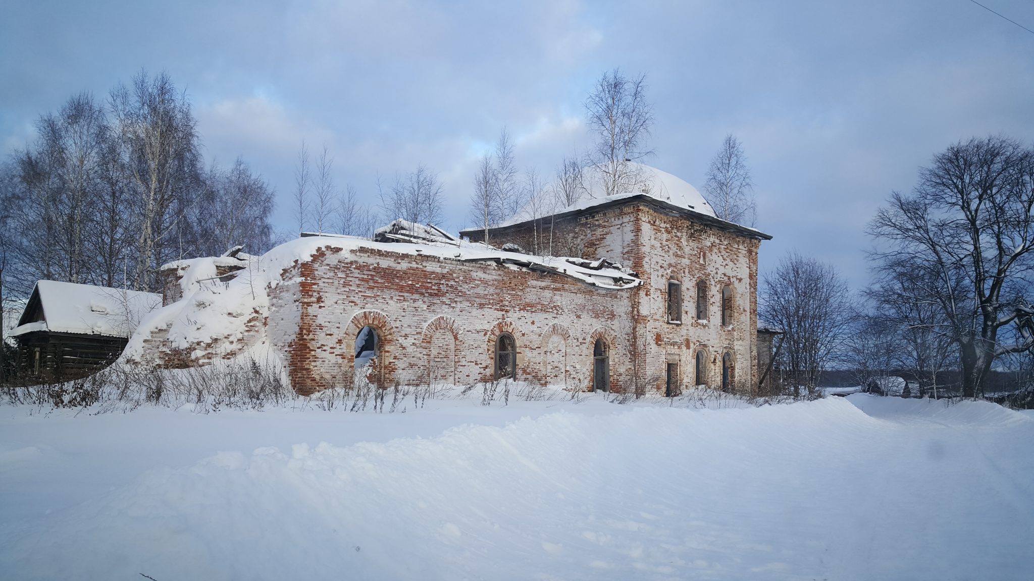 руины Преображенской церкви, село Пыскор, фото