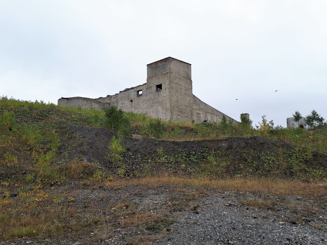 Село Миндяк: заброшенные шахты, карьеры и руины комбината