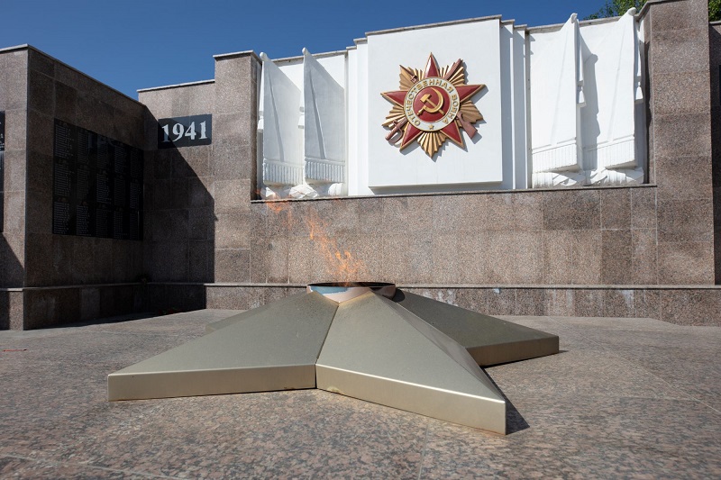 Мемориал Славы и памятник Александру Сугоняеву. Фото: РМК