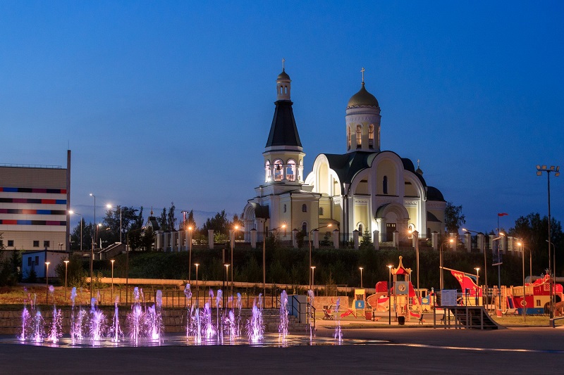 Карабаш. Центральная площадь и храм Иоанна Златоуста Карабаш. Центральная площадь и храм Иоанна Златоуста