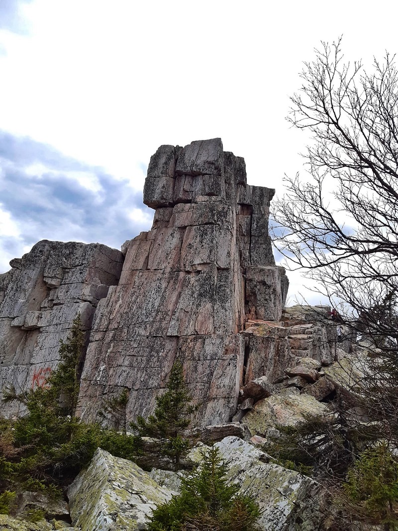 Хребет и гора Юрма. Фото: Александр Гусев / https://alexangusev.ru/