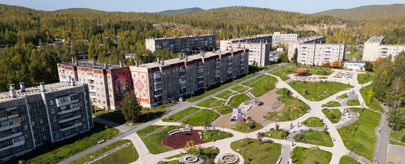 Аллея ветеранов и «Лента времени» в Карабаше. Фото: «Карабашмедь» Аллея ветеранов и «Лента времени» в Карабаше. Фото: «Карабашмедь»