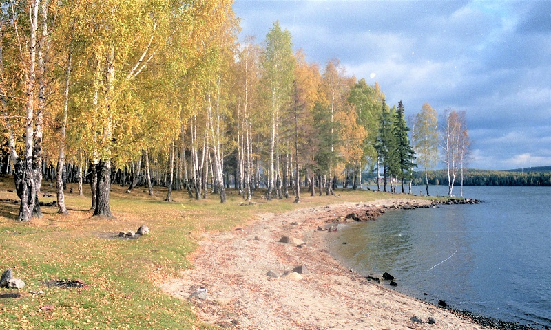 Подобная лагуна на мысу. 1998 г.