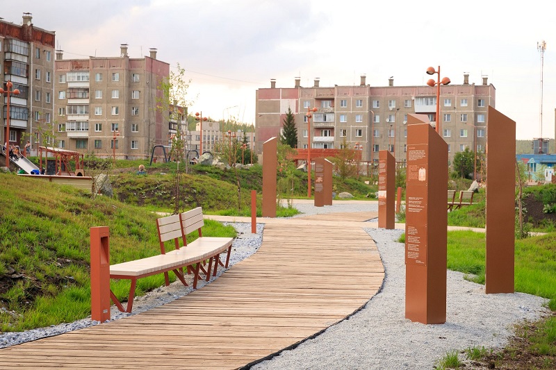 Аллея ветеранов и «Лента времени» в Карабаше. Фото: РМК