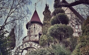 Достопримечательности Ижевска: таинственный замок Леком