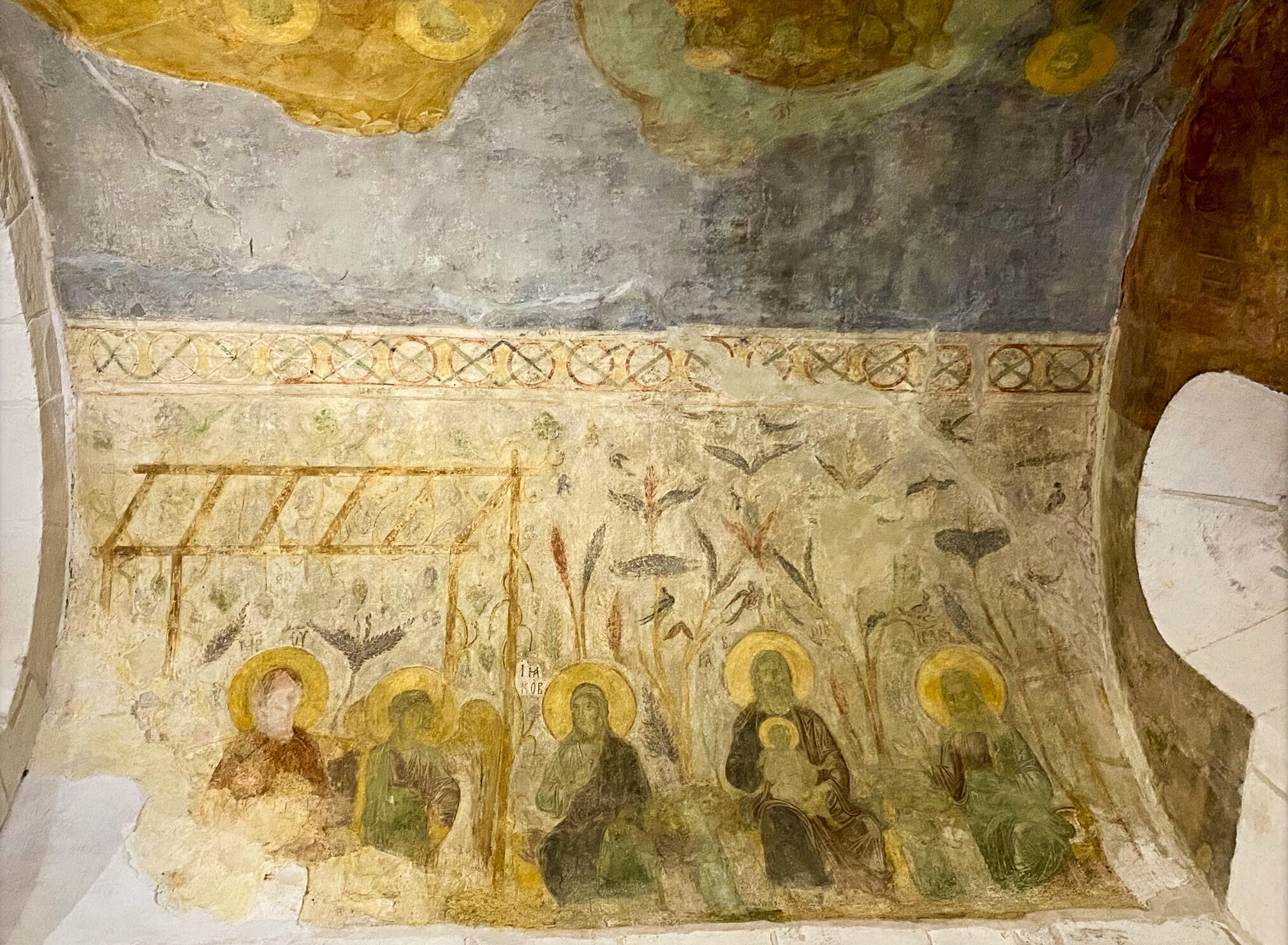 Дмитриевский собор во Владимире, интерьер и роспись