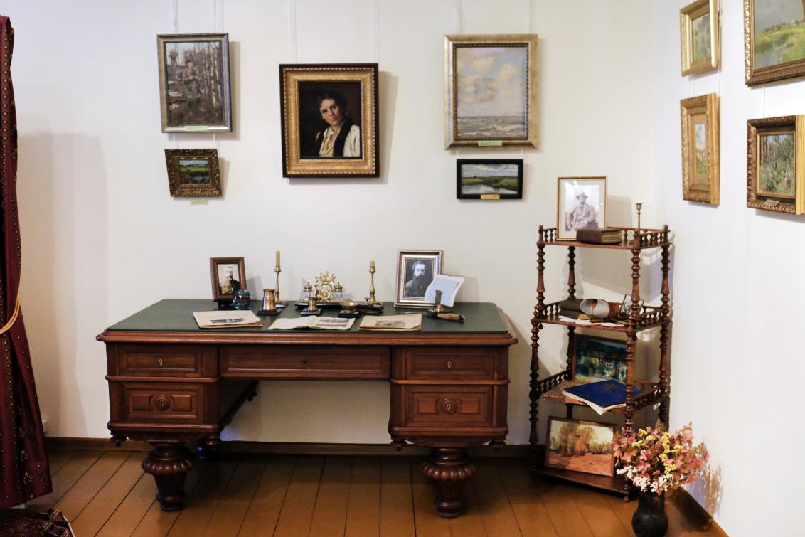 Дом-музей Левитана с памятником