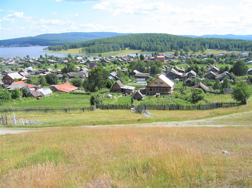 Вид с горы на поселок Черноисточинск 