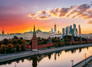 5 поводов приехать в Москву осенью: от парков до закатов