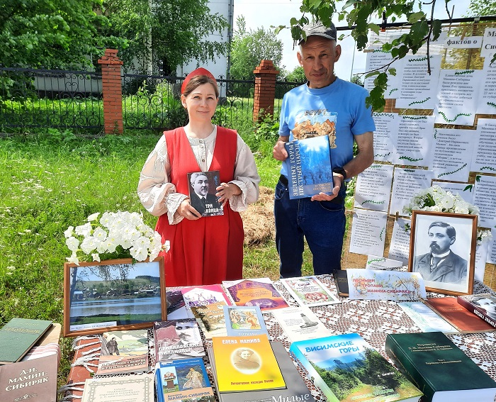 Выставка-локация книг в поселке Висим. 2025 г.