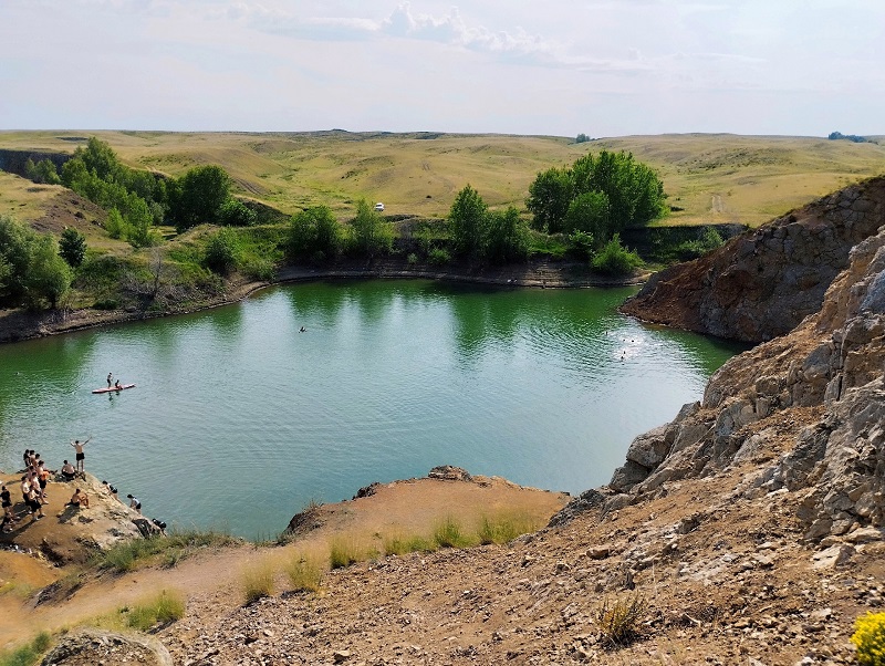Озеро Забой (Голубой каньон) в Оренбургской области. Фото: ТОЧКИ ПРИТЯЖЕНИЯ УРАЛА