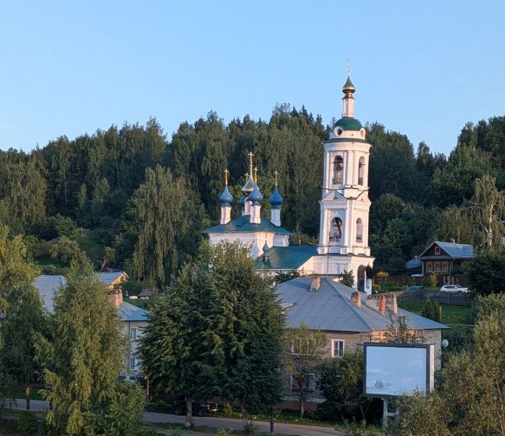 Варваринская церковь. «Плёсская Пизанская башня»