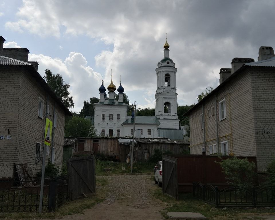 Варваринская церковь. «Плёсская Пизанская башня»