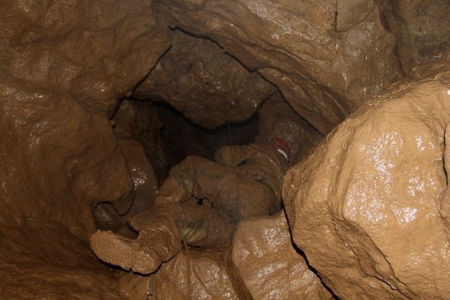 пещера темная