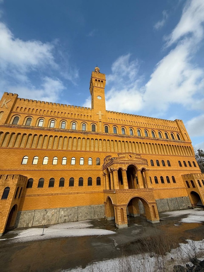 Достопримечательности Свердловской области. Замок рядом с Екатеринбургом. Фото: Прогулки с Настей | Екатеринбург / ВКонтакте