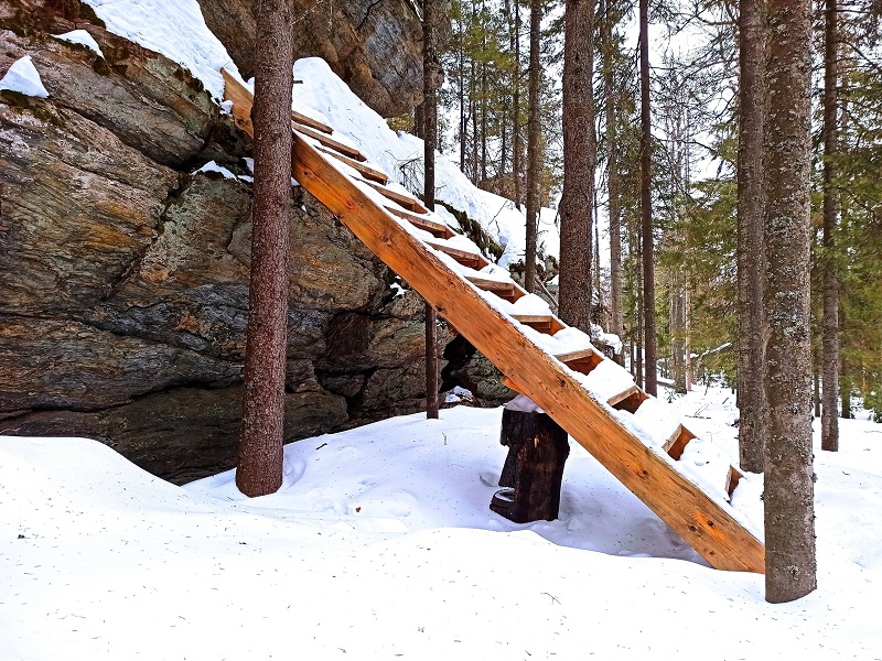 Достопримечательности Свердловской области - смотрон в районе горы Шунут и Старик-камень. Фото: ТОЧКИ ПРИТЯЖЕНИЯ УРАЛА / ВКонтакте