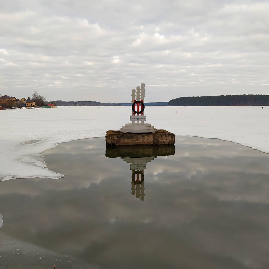 Очер, малые города, Пермский край, города Урала, Очерский пруд, скульптуры на воде, Строгановы, Павел Строганов, Павловская березовая аллея, плотина, река Очер, канал Копань, история Урала, Очерский завод