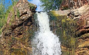Аркаимский водопад: скрытое сокровище и достопримечательность Южного Урала