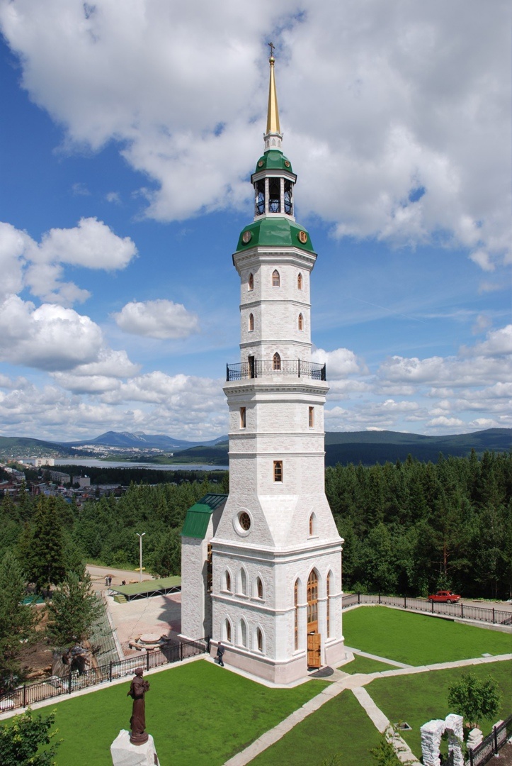 Башня-колокольня с часовней свт.Иоанна Златоуста