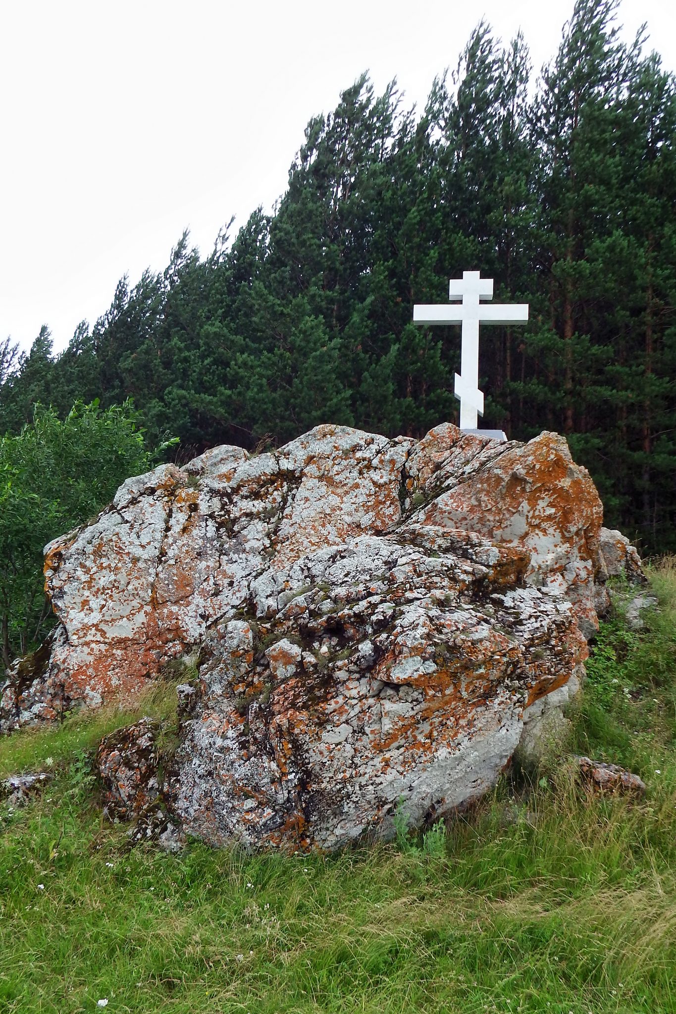 Село Мироново, мемориальный крест