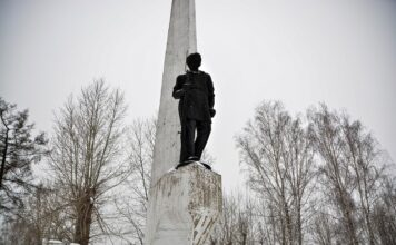 Памятник 96 карабашским рабочим Памятник 96 карабашским рабочим. Фото: Андрей Копырин