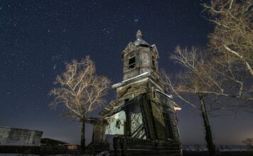 Достопримечательности Башкирии: уникальная деревянная Покровская церковь, срублена без гвоздей (Карагаево)
