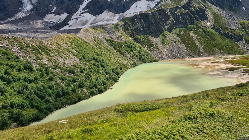 Озеро и водопад Донгуз-Орун-Кёль
