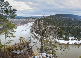 Панорамный вид с Красного камня