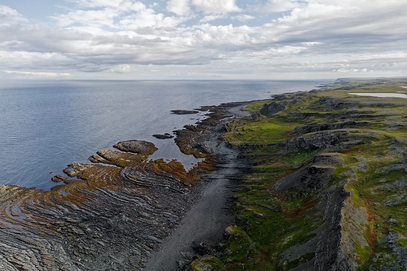 Скалы восточнее мыса Кекурский