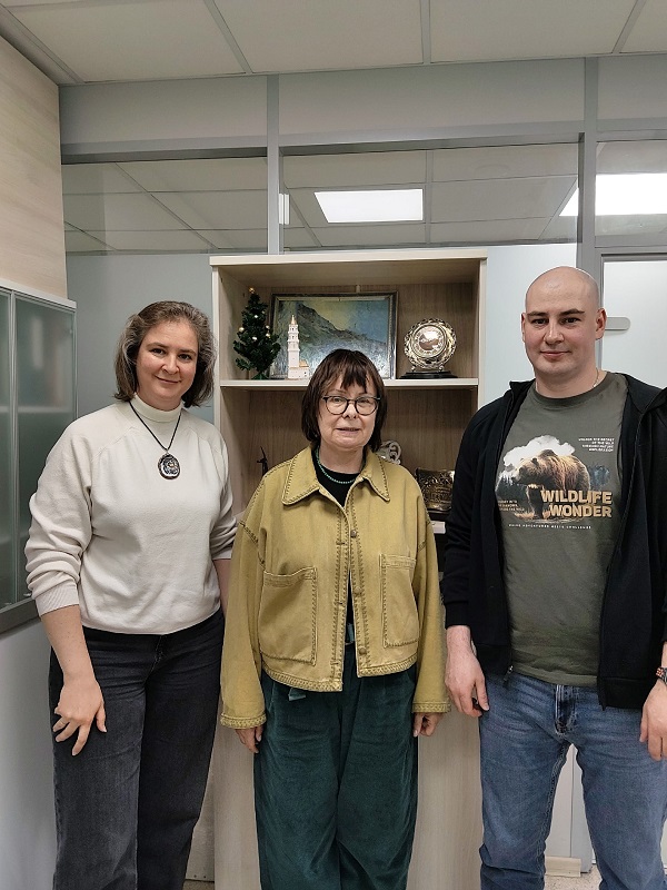 Команда проекта: Нина Садыкова, Марина Чеботаева, Артем Кузвесов