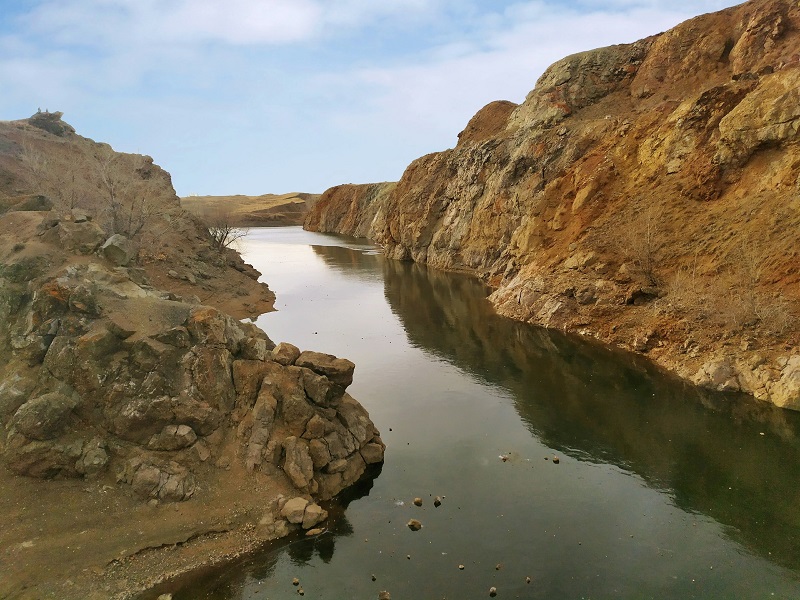 Озеро Забой (Голубой каньон) в Оренбургской области. Фото: ТОЧКИ ПРИТЯЖЕНИЯ УРАЛА