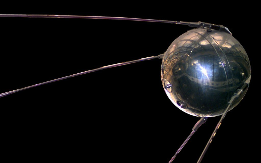 Первый в мире искусственный спутник Земли