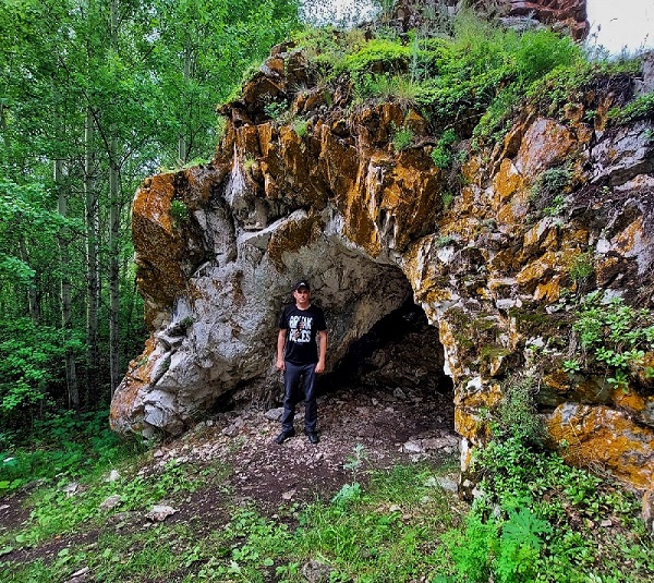 Пещеры Устиновского каньона, Челябинская область