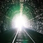 Тоннель Половинный — Кругобайкальская железная дорога (КБЖД) на берегу Байкала Тоннель Половинный. Фото: Валентина Марченко