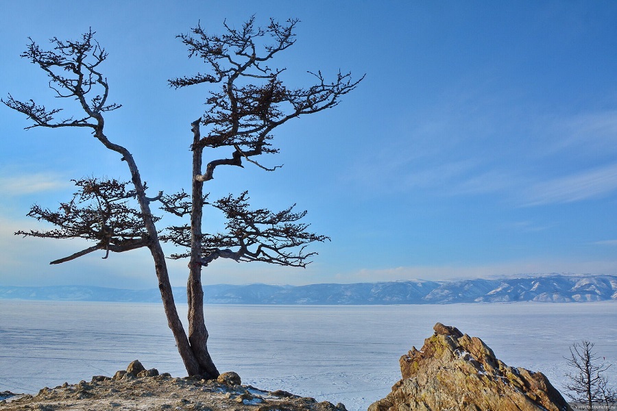 Скала Шаманка (мыс Бурхан)Фото: Сергей Василец