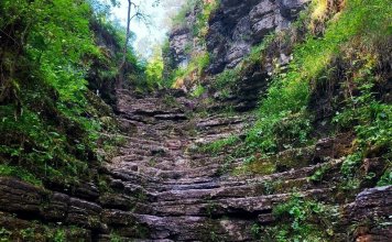 Сухие водопады: одна из самых интересных достопримечательностей реки Ай Сухие водопады, Сатка, Ай