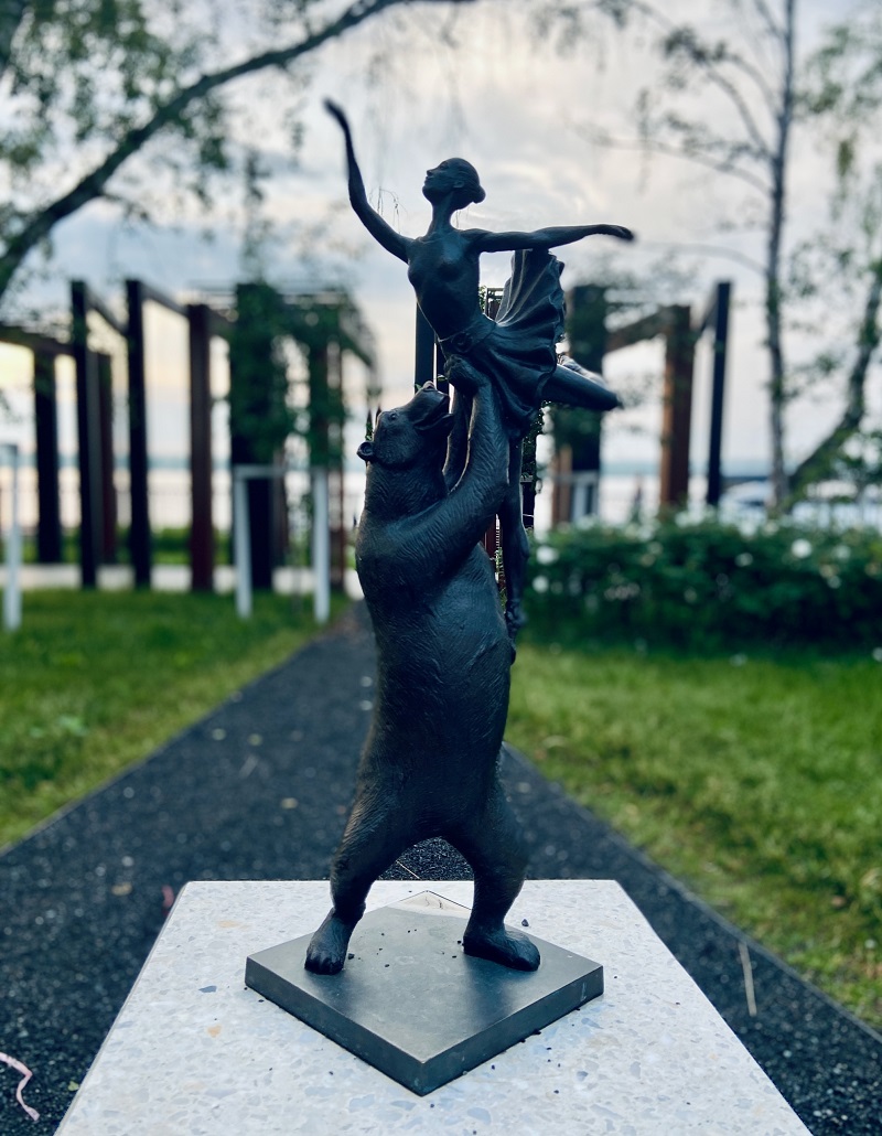 Таня Давыдова, Мишка с балериной