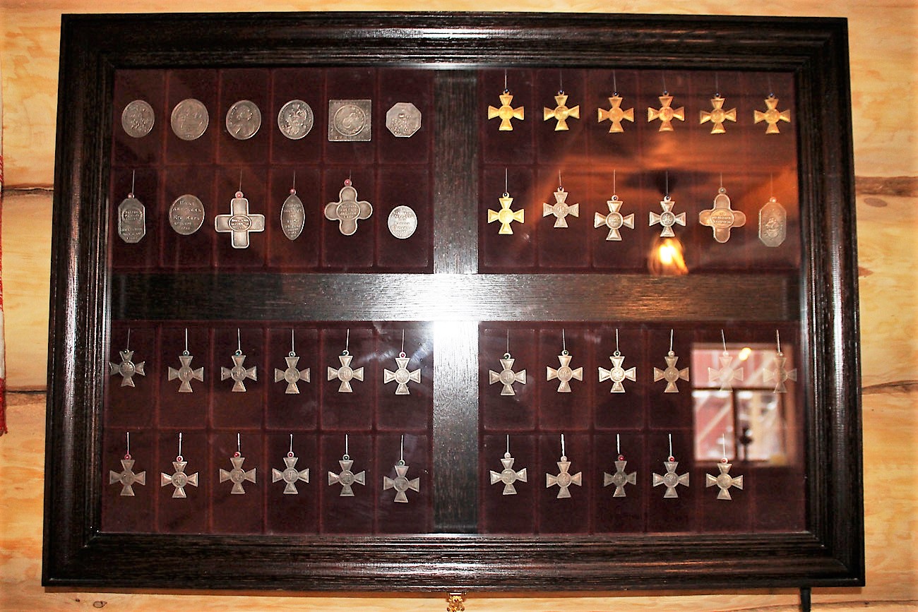 Коллекция солдатских крестов